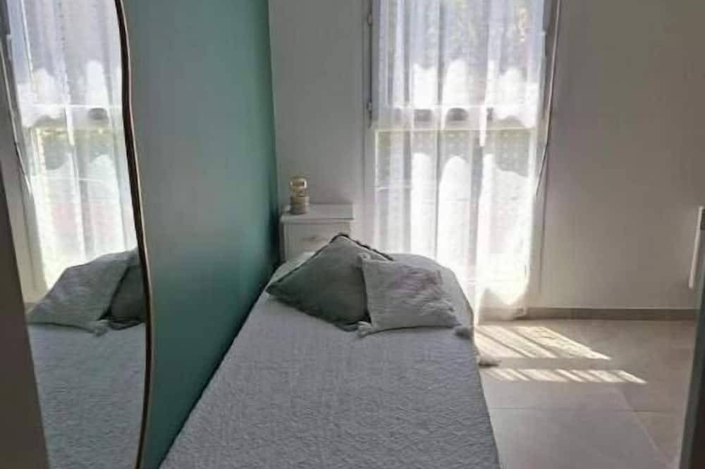 Ganze Wohnung, Apartment with terrace and garden in the heart of Le Beausset - near Le Castellet in Le Beausset, Mittelmeerküste (Frankreich)