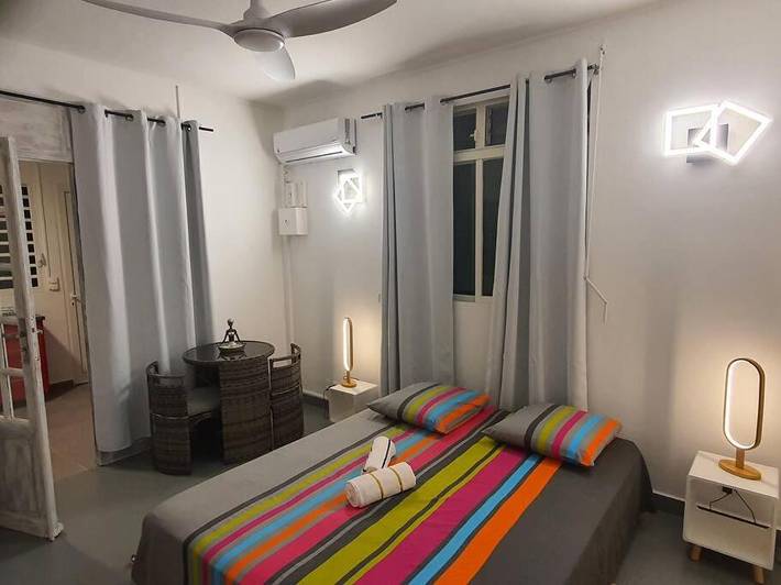 Gîte pour 2 personnes, avec vue et terrasse dans Plage de Saint-Félix