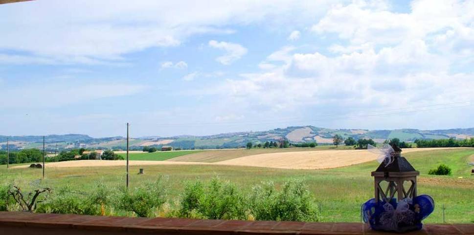B&b per 3 persone, con Giardino e Panorama a Montecosaro