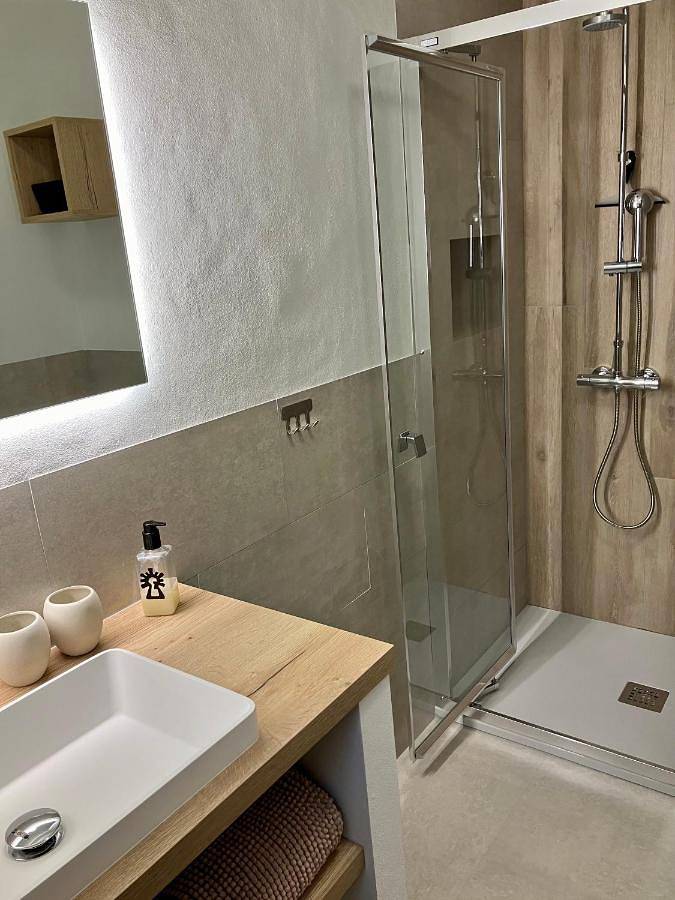 Casa rural para 12 personas, con jardín además de vistas y piscina, Se admiten mascotas en Yeste - 4