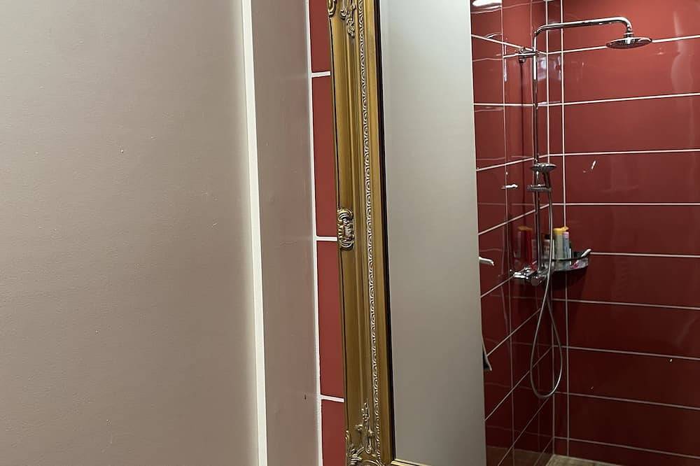 Gezinsvriendelijke, gezellige accommodatie met een prachtig tuinperceel in Bruinisse, Nederlandse Noordzeekust