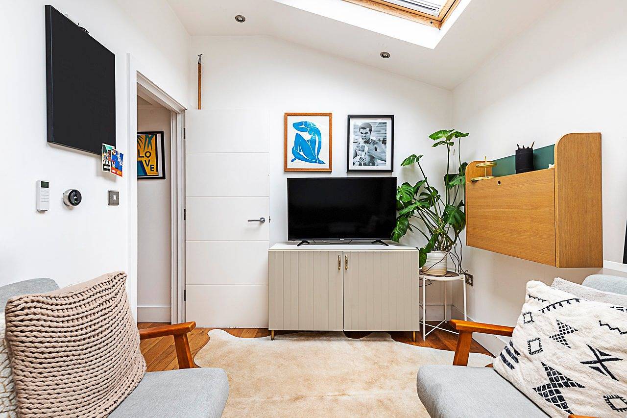 Ganze Wohnung, Modern & Airy 2-Bed Gem in Trendy Stoke Newington in Hackney, London