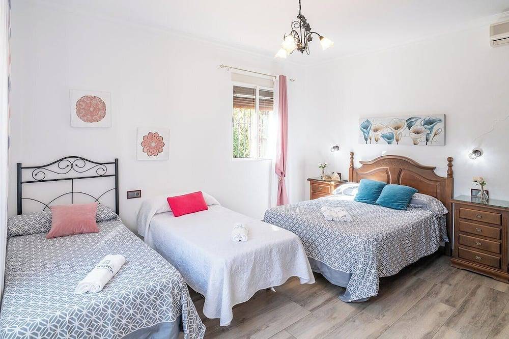 Los tres picos Prado del Rey by Ruralidays in Prado del Rey, Pueblos Blancos