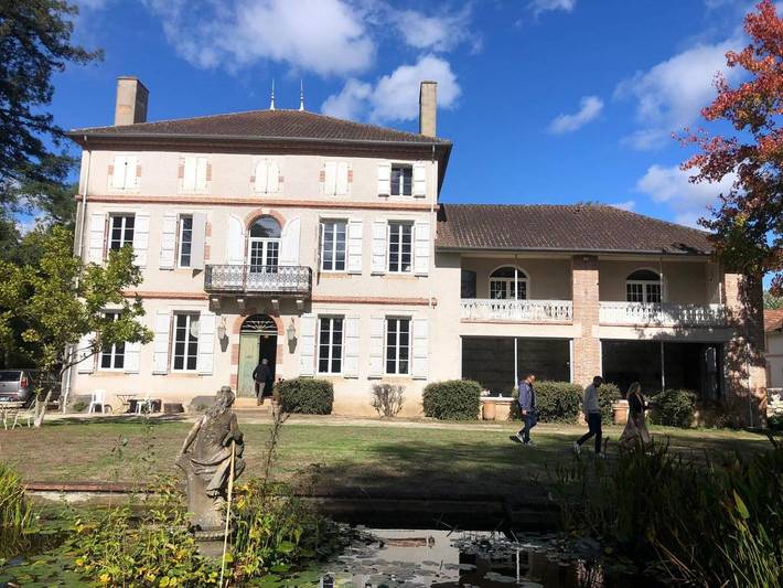 Gîte pour 2 personnes, avec jardin ainsi que piscine et vue à Lamagistère