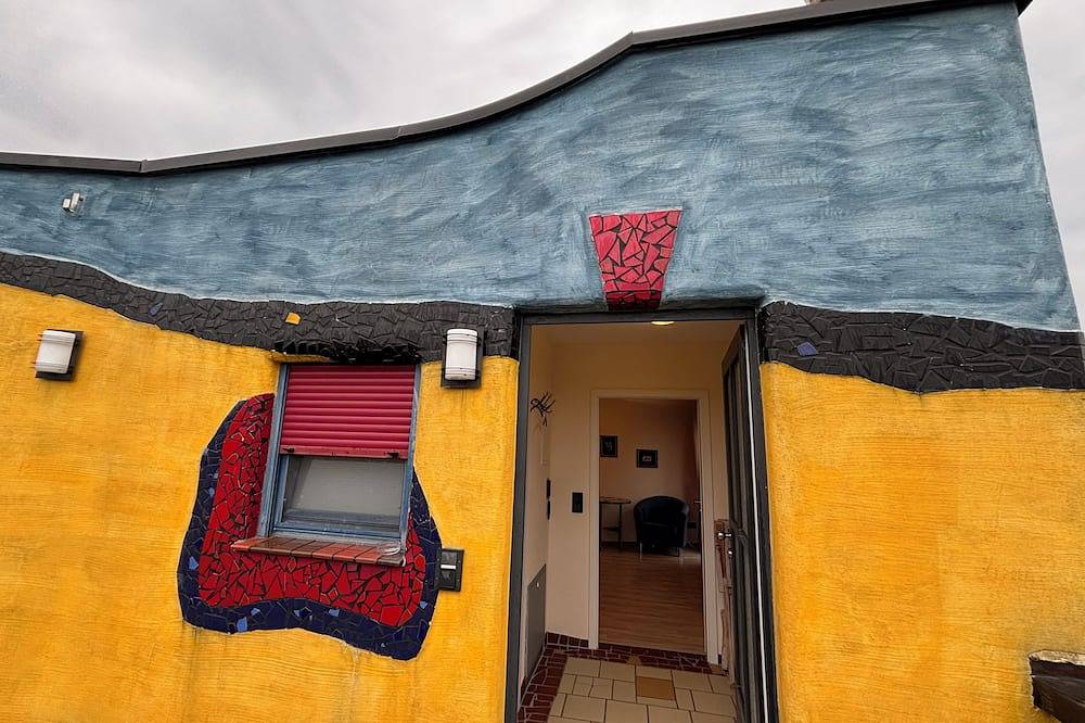 Ganze Wohnung, Weingut Hirn & Hundertwasser-Artikel im Weinparadies in Estenfeld, Fränkisches Weinland