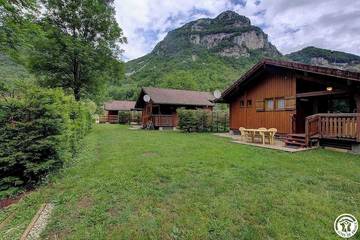 Gîte pour 6 personnes, avec jardin à Chaley
