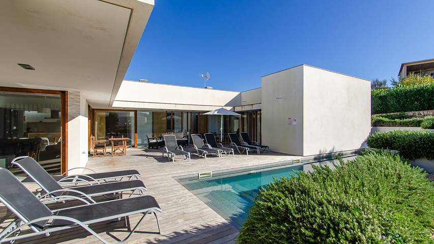 Holiday rental for 8 people, with garden in Punta Prima