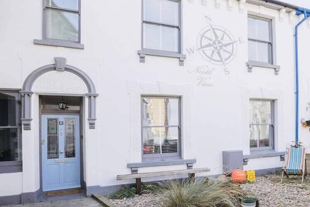 Quirky Victorian Townhouse with Sea View / Sleeps 8 / Luxury bedding in Herne Bay, Kent