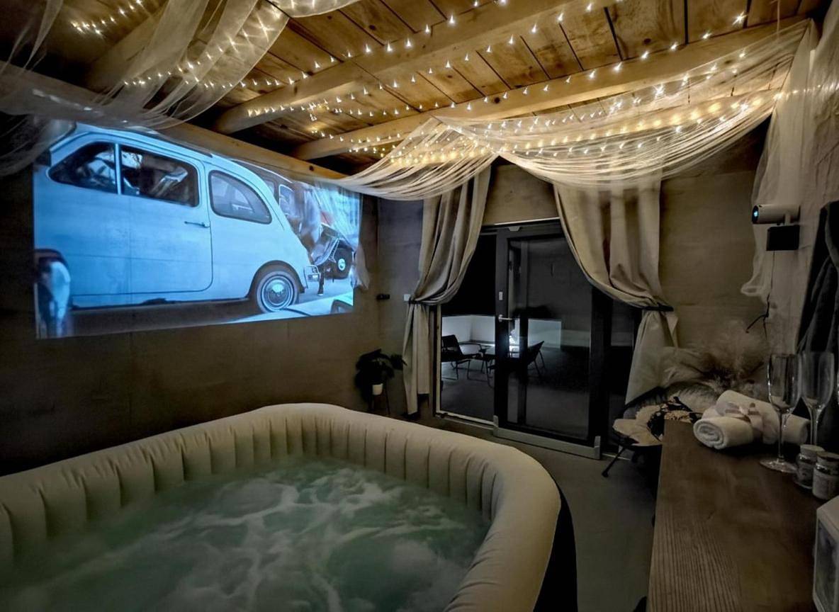 Ganze Wohnung, Apartment Meraki Kostrena - Hot Tub in Paveki, Vrh Martinscice