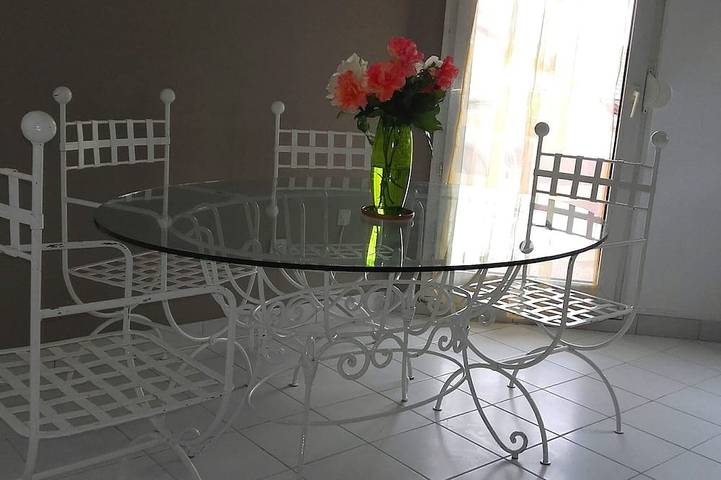 Location de vacances pour 6 personnes, avec jardin et balcon à Villeurbanne