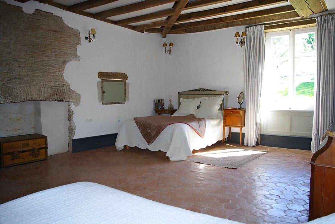 Gite du Château de Bussy la Pesle in Bussy-la-Pesle, Région de Dijon