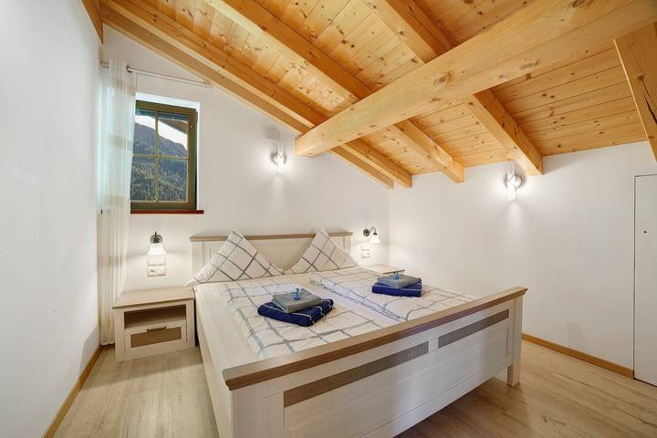 Apartamento entero, Apartamento 'Tscharfhof' con vistas a la montaña y terraza privada in Walten, San Leonardo in Passiria