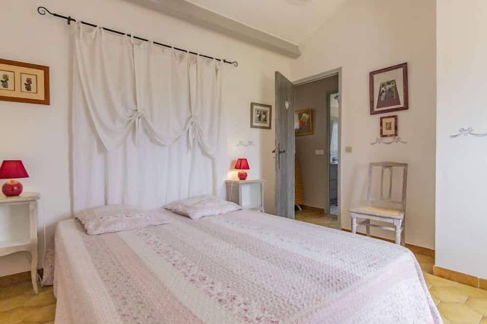 Les Iris by Interhome in Gargas, Regionaler Naturpark Luberon