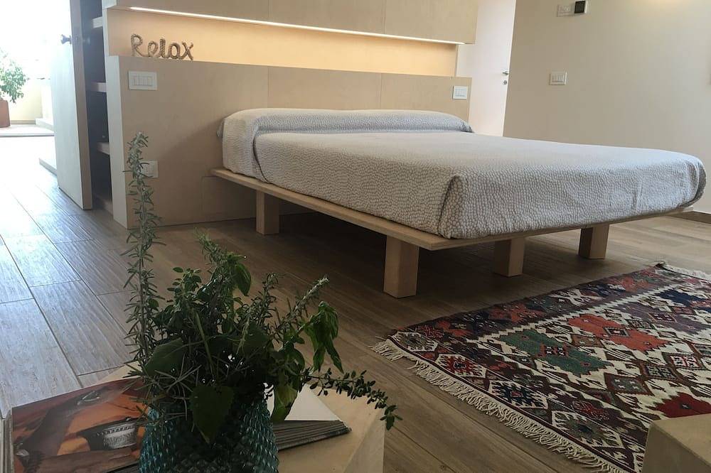 Geheel appartement, Nieuwe loft met prachtig uitzicht op het meer in Lonato, Garda Bergen