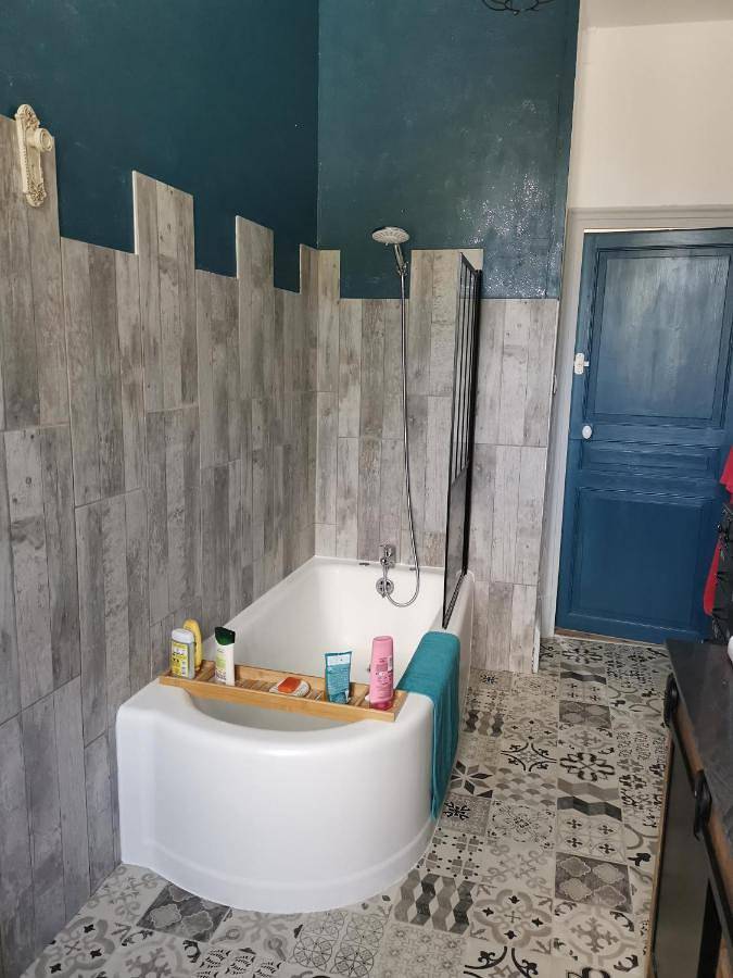Gîte pour 2 personnes, avec terrasse ainsi que sauna et jardin à Montmarault - 3