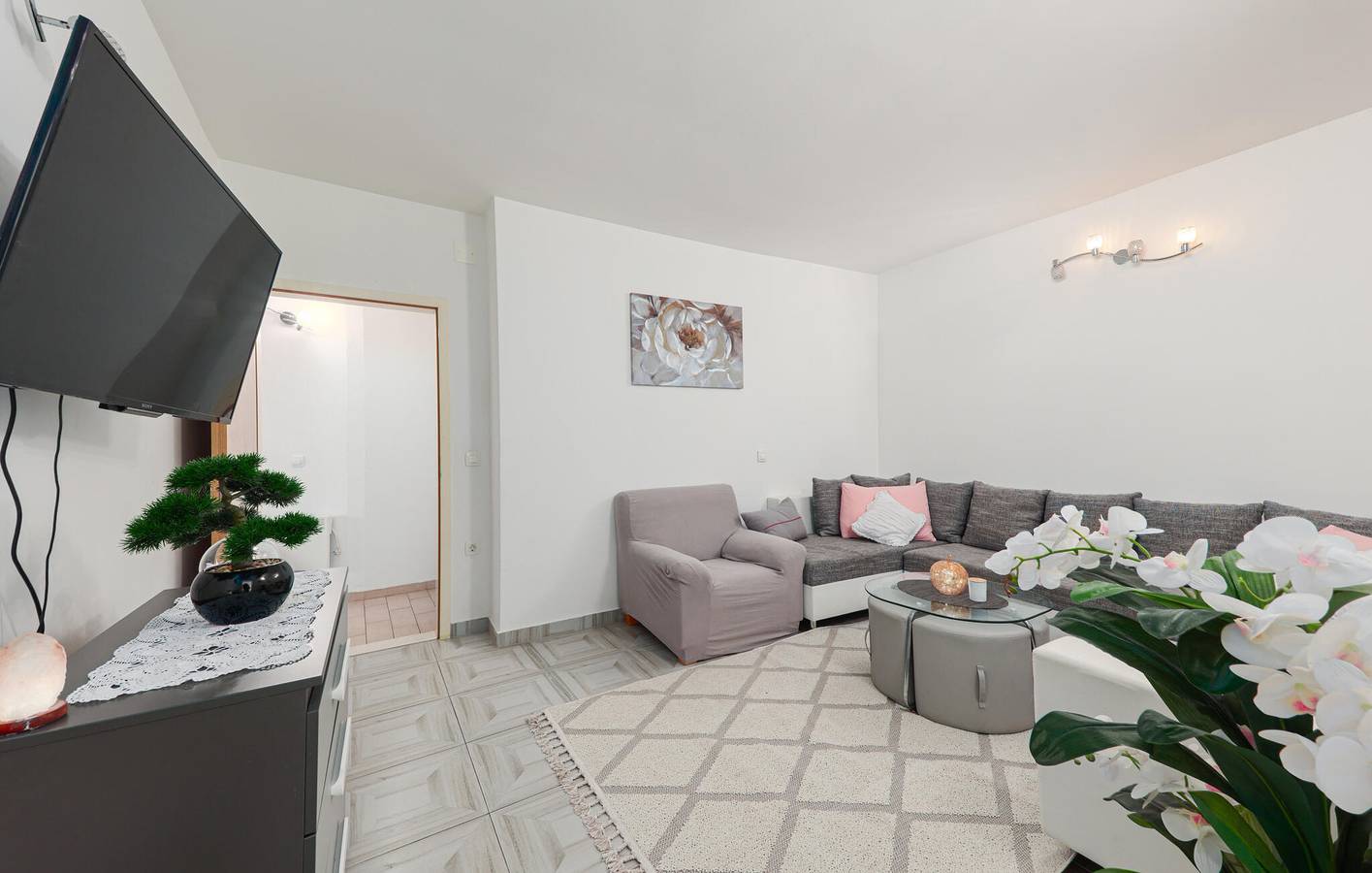 Appartement de vacances entier, Charmant appartement 1 chambre avec piscine à Makarska, à 600 m du bord de mer in Makarska, Makarska riviera