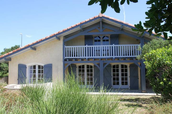 Gîte for 6 people, with Terrace and Garden as well as View in South-west France