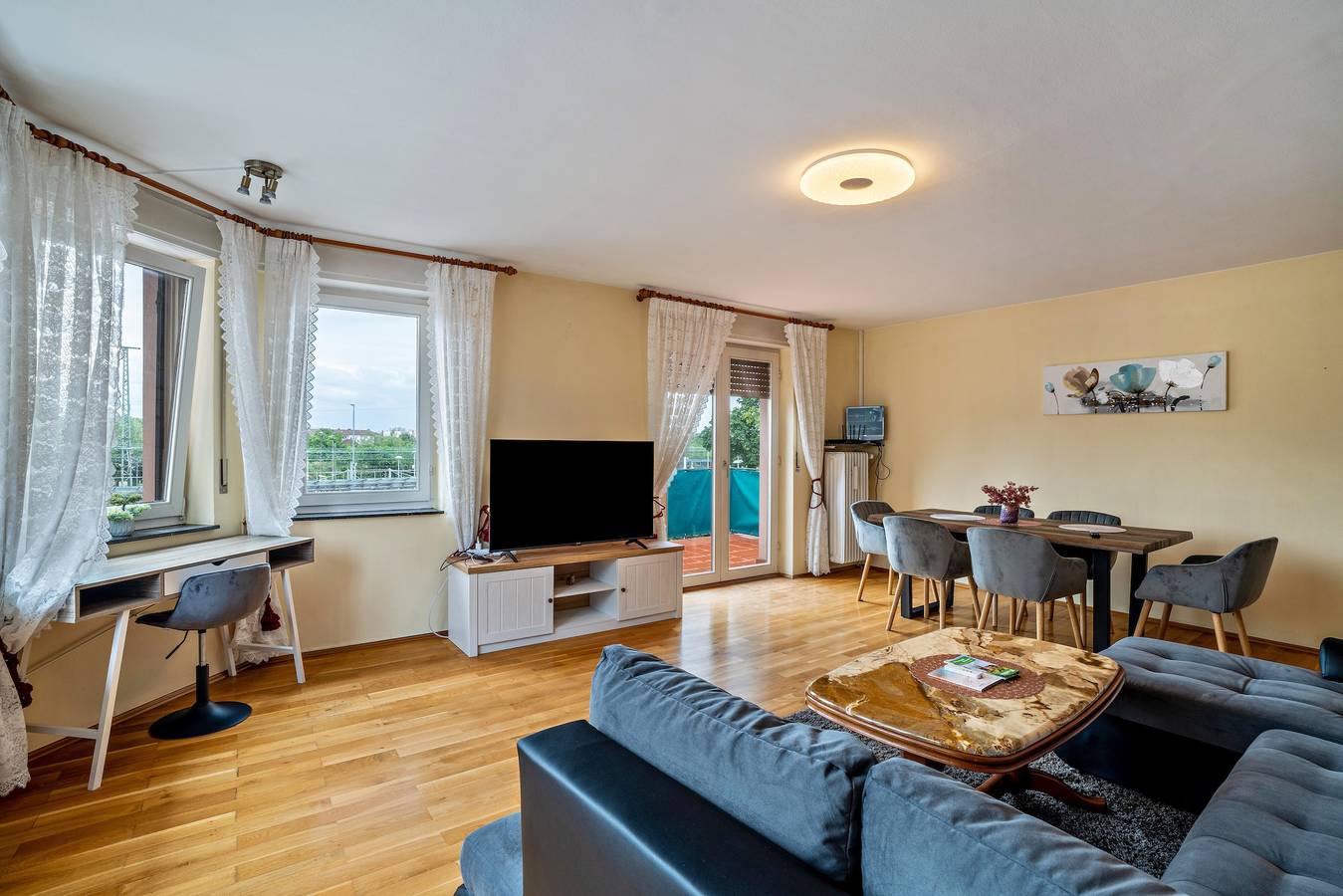 Ganze Wohnung, Ferienwohnung 'Albert-Schulte Park' mit Gemeinschaftsgarten, Wlan und Klimaanlage in Worms, Kurpfalz