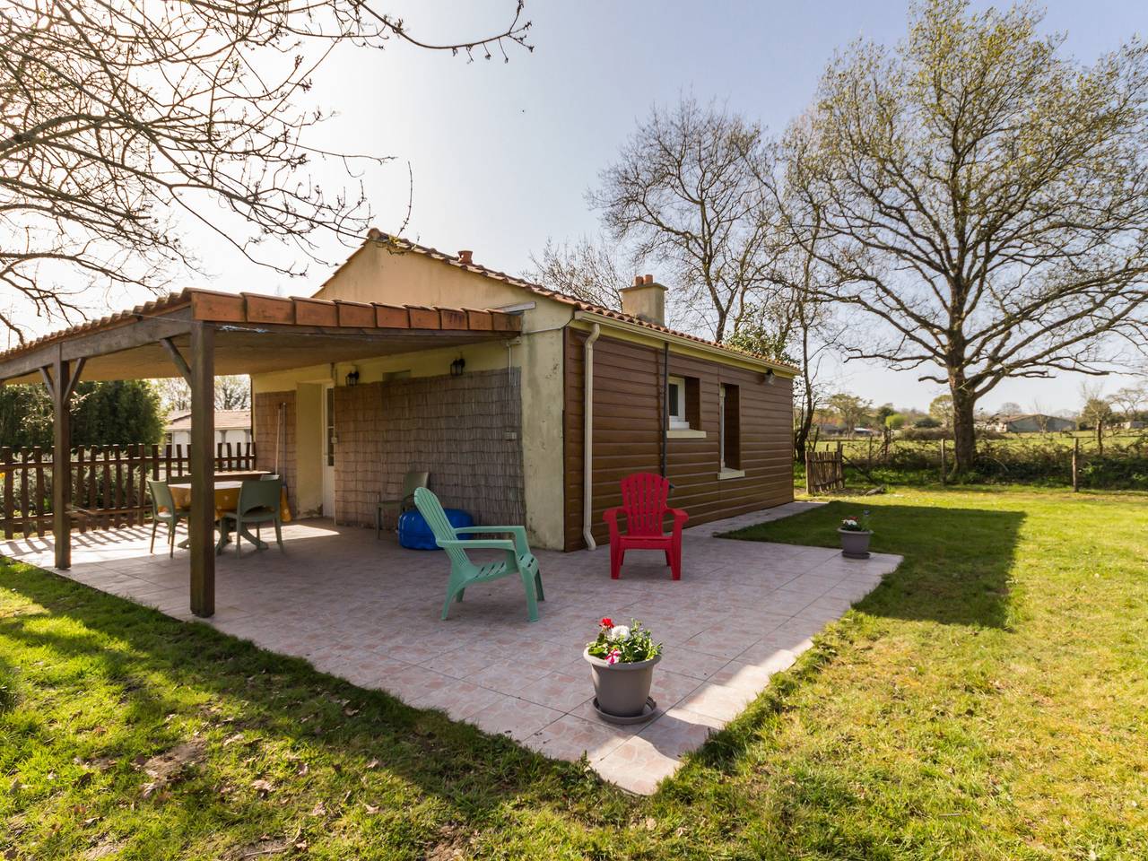 Gîte champêtre rénové avec terrasse & équipements, proche Pornic - animaux acceptés in Frossay, Vallée de la Loire