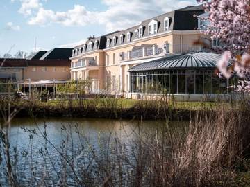 Hôtel pour 2 personnes, avec jardin ainsi que piscine et sauna à Vineuil-Saint-Firmin