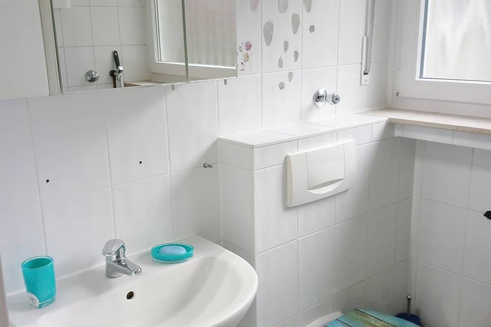 1 Zi Wohnung Herford Zentrum renoviert, neue Möbel, schick ausgestattet in Herford, Nordrhein-Westfalen