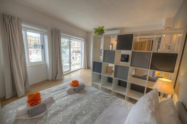 Apartment for 2 people, with balcony in San Giljan