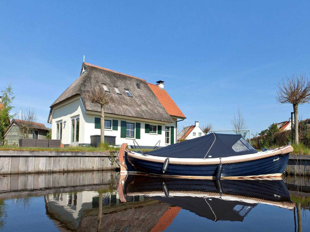 Haus mit Terrasse in der Nähe Langweerder Wielen in Sint Nicolaasga, Ijsselmeer