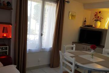 Appartement De Vacances pour 4 Personnes dans Vaison-la-Romaine, Parc naturel régional du Mont-Ventoux, Photo 4