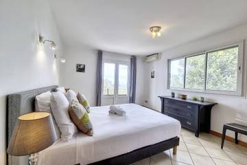 Maison De Vacances pour 8 Personnes dans La Celle-sous-Gouzon, Région de Guéret, Photo 2