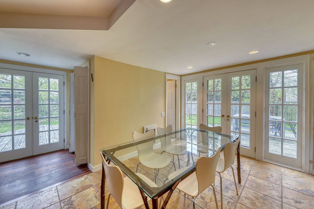 Geräumiges Haus mit luftiger Küche renovierte Küche, große Terrasse und vieles mehr! in Fire Island, Suffolk County