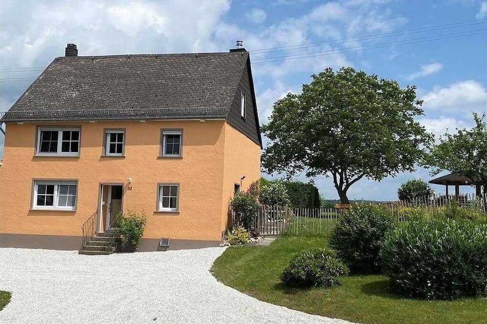 Ferienhaus Hunolstein - Ferienhaus, Dusche und Bad, Wc, 2 Schlafräume in Morbach, Bernkastel-Kues & Umgebung