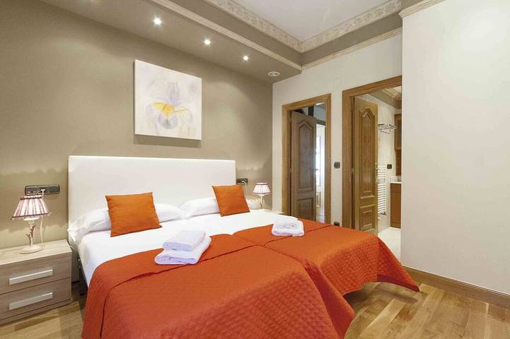 Apartamento entero, Camelot | The Rentals Collection in Playa de la Concha, San Sebastián