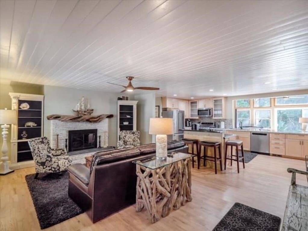 Pot Belly Beach House! Das Beste aus beiden Welten, Sie haben nicht nur den Strand, Sie sind auch von wunderschönen Wäldern umgeben! in Capitola, Santa Cruz County