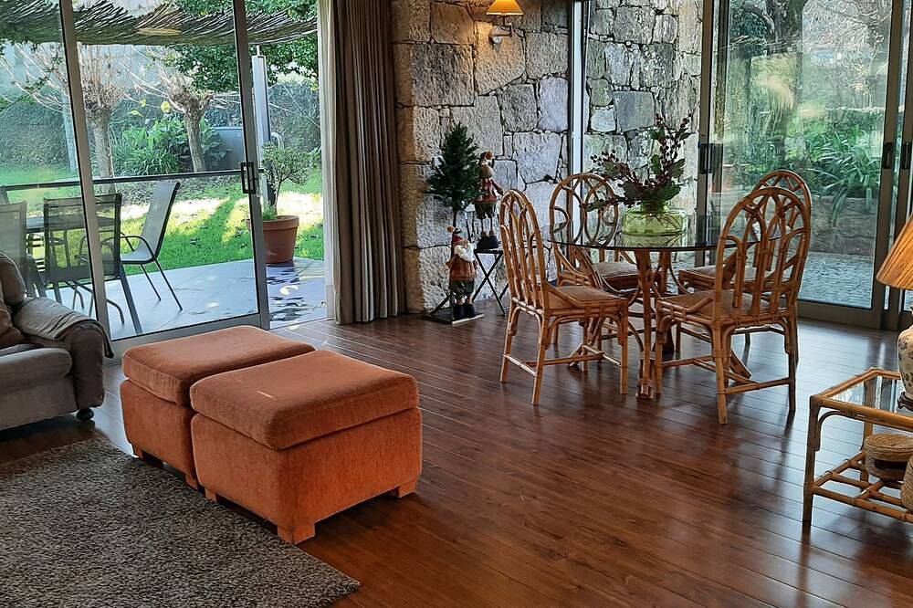 Casa vacanza a Ave a partire da 225€ a notte