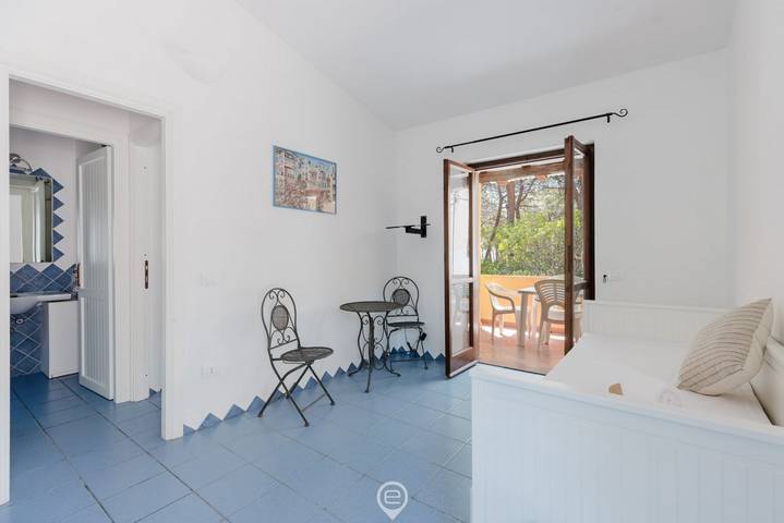 Apartamento entero, Apartamento de vacaciones para 2 personas con balcón/terraza in Santa Margherita di Pula, Región de Pula