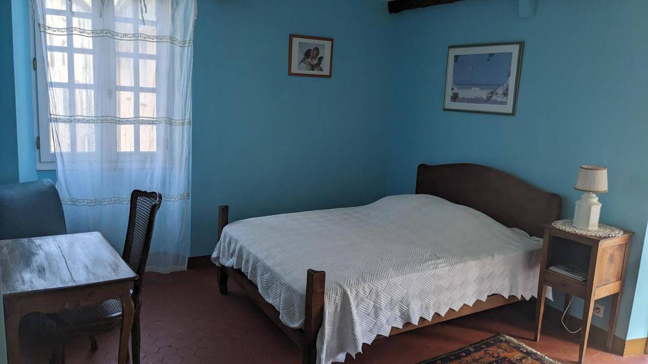 Chambre salle de bain privée,terrasse avec vue in Entrevaux, Région Castellane