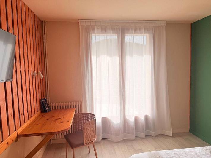 Hôtel pour 3 personnes, avec terrasse et vue à Marvejols - 2