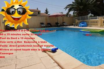 Gîte pour 4 personnes, avec piscine ainsi que jardin et terrasse à Meynes