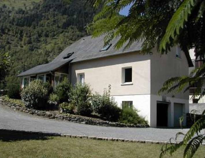 Gîte Cascade Seris : vue montagne, terrasse privée et Wi-Fi in Laruns, Béarn