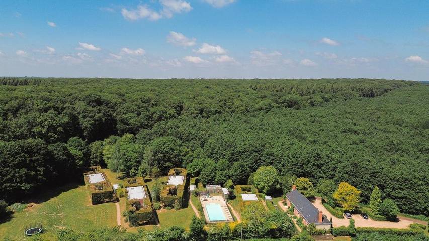 Chalet pour 7 personnes, avec Terrasse et Jardin ainsi que Piscine et Sauna