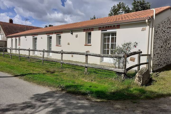 Gîte pour 9 personnes, avec jardin et jacuzzi à Saint-Père-en-Retz