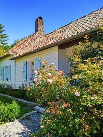 Gîte pour 2 personnes, avec jardin ainsi que jacuzzi et sauna à Wirwignes