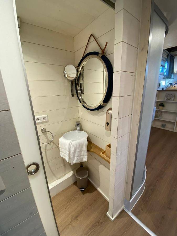 Tiny House Ems im Pier9 Tiny House Hotel in Hamm, Ruhrgebiet