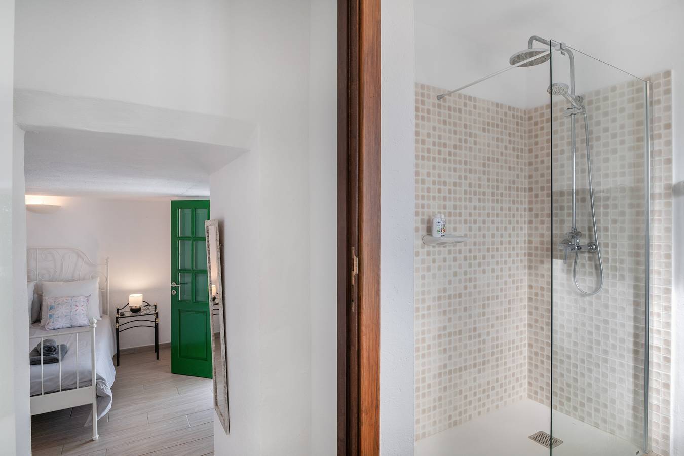 Apartamento entero, Vacaciones 'Finca El Moral En Mozaga' con vistas a la montaña, terraza privada y Wi-Fi in Mozaga, Teguise