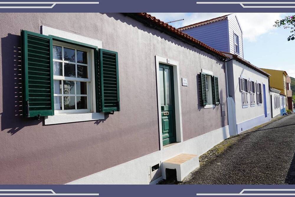 Casa Volta do Mar in Porto Pim, Horta in Horta, Faial