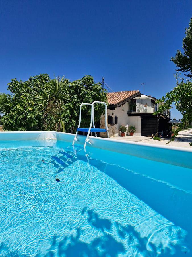 Maison d’hôte pour 2 personnes, avec jardin ainsi que piscine et vue dans Marche - 3