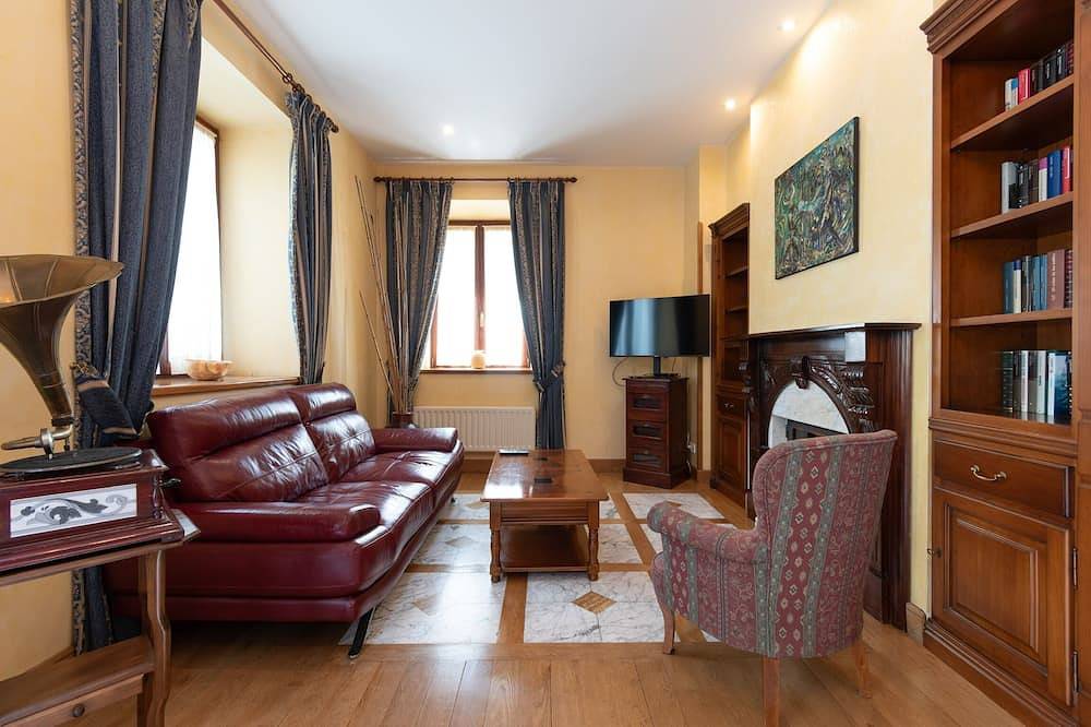 Villa Ganbara, a 5 minuti da Pamplona, Camino De Santiago, piscina e giardino. in Burlada, Provincia di Navarra
