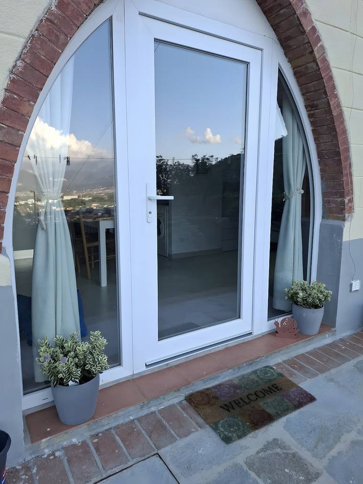 Appartamento intero, Appartamento 'Montemare' con Giardino Privato, Wi-Fi e Aria Condizionata in Ameglia, Comune di Ameglia