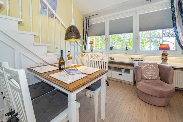Ganze Wohnung, Gemütliche Maisonette-Ferienwohnung in Westerland, für max. 3 Personen. in Westerland, Sylt (Gemeinde)