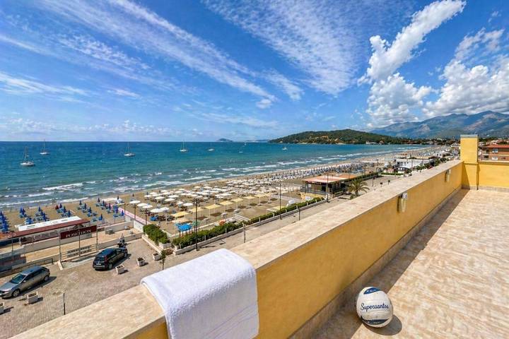 Ferienwohnung für 2 Personen, mit Ausblick und Balkon - 1
